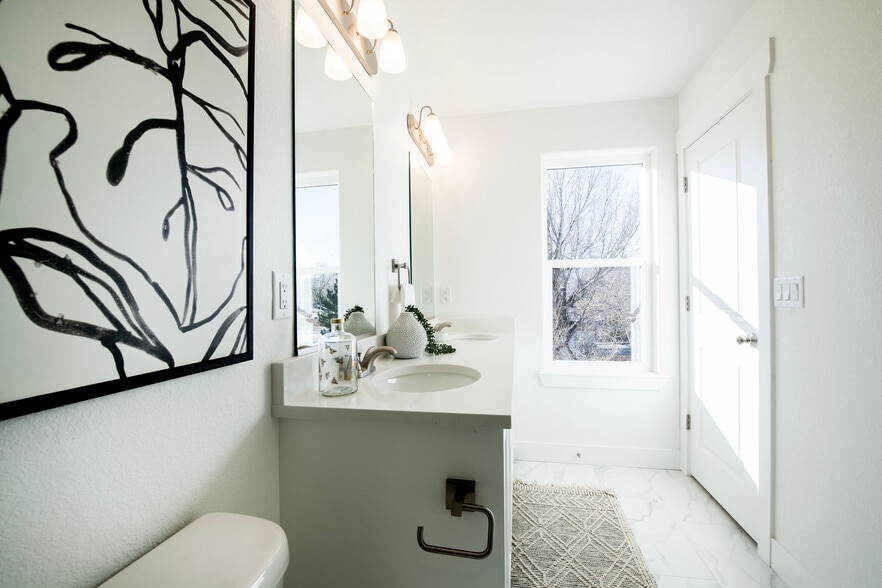 Building Photo - 1506 Tyram Grv