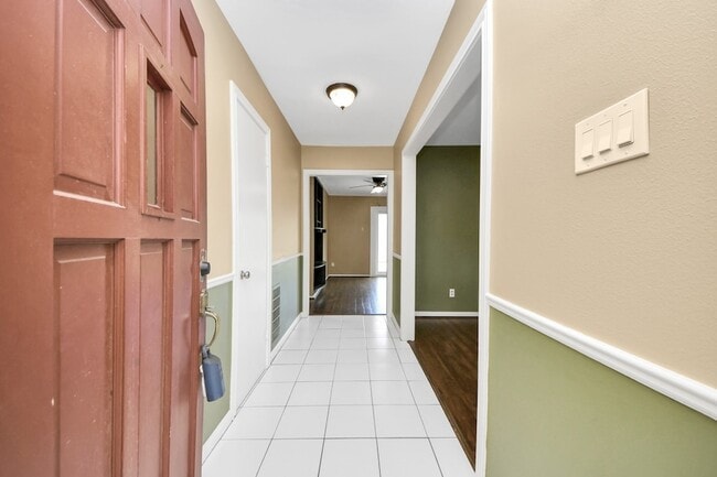 Building Photo - 10514 Haddington Dr