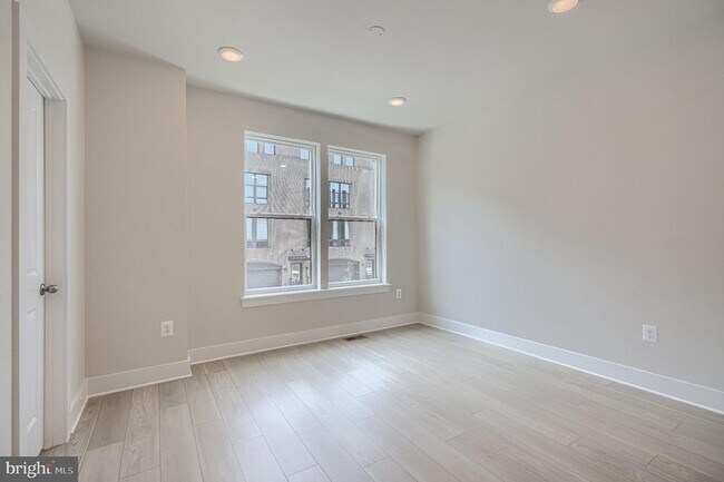 Building Photo - 2705 Ferry Bar Dr