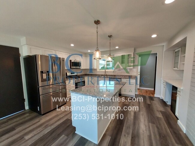 Building Photo - JUST REMODELED!! THIS 3 BEDROOM AVAILABLE 6/15!