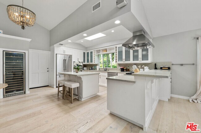 Building Photo - 3614 Malibu Country Dr