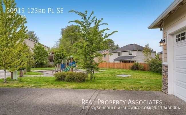 Building Photo - 20919 123rd Pl SE