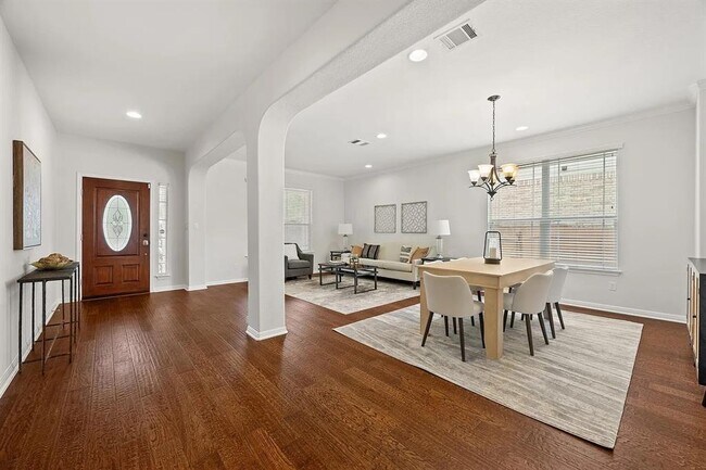 Building Photo - 703 S Frontier Ln