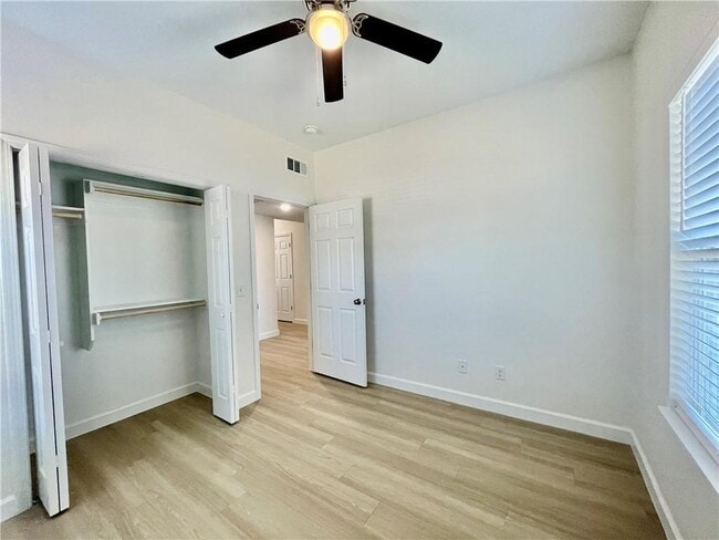 Building Photo - 506 Park St