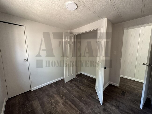 Building Photo - Cozy 2 Bedroom 1 Bathroom Home
