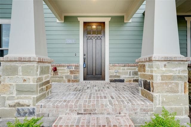 Building Photo - 13027 Makers Dr