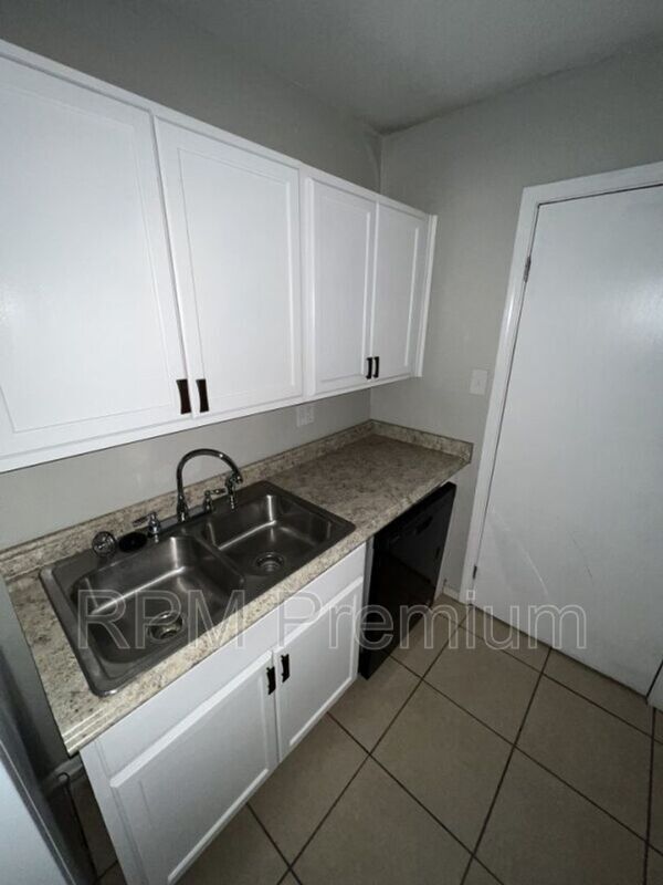 Building Photo - 5170 Weston