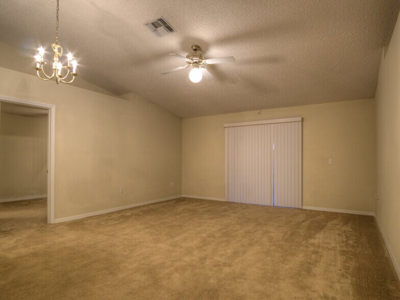 Building Photo - 1615 Dartmouth Dr