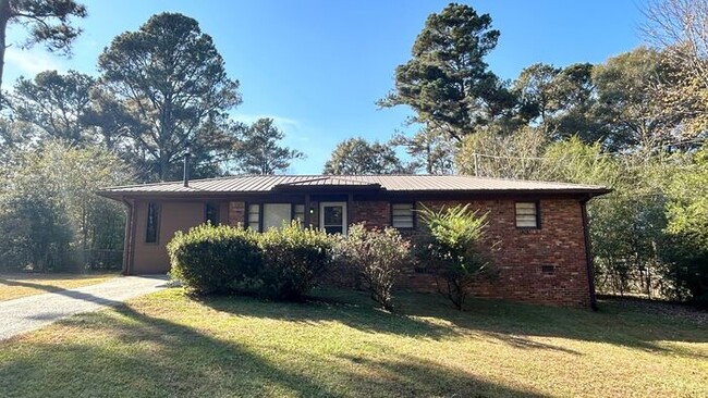 Primary Photo - Lovely 3 Bedroom Hidden Gem! Hardwood Floo...