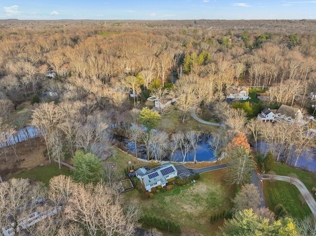 Building Photo - 10 Tupelo Rd