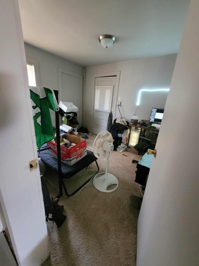 Building Photo - 201 E Walnut Ave