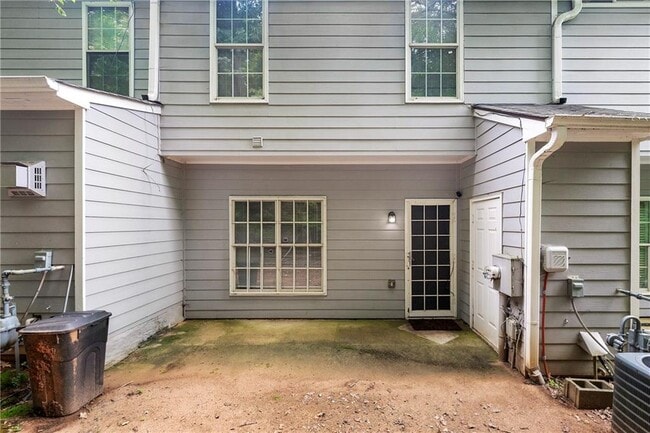 Building Photo - 2525 Walden Lake Dr