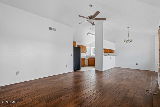 Building Photo - 14336 Puentecillas Dr