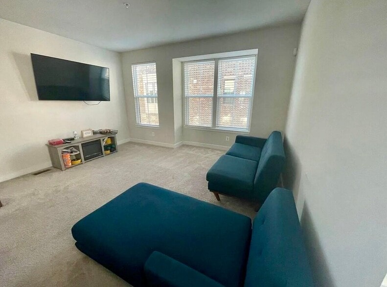 Building Photo - 2818 Arts Vista Blvd