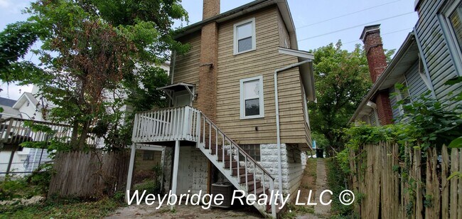 Building Photo - Spacious 3+ Bedroom Home in East Price Hill – Finished Basement & Large Backyard!