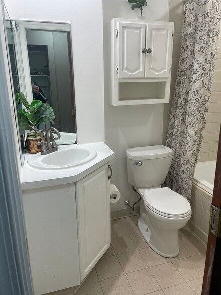 Bath - 9485 Woodbridge Rd