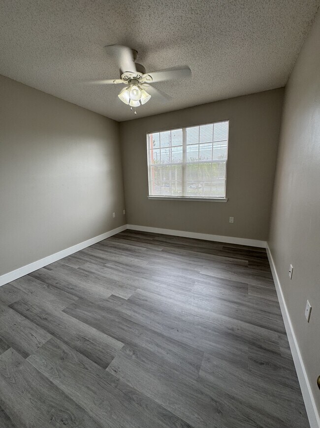 Building Photo - 10825 Windsor Walk Dr