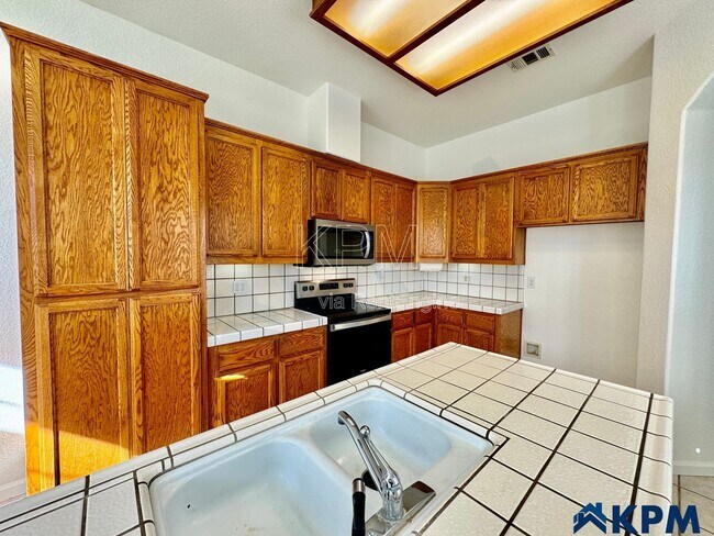 Building Photo - 18515 Monte Vista Dr