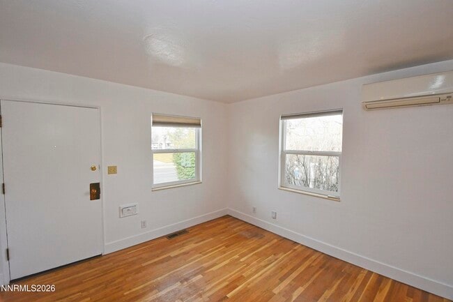 Building Photo - 536 La Rue Ave