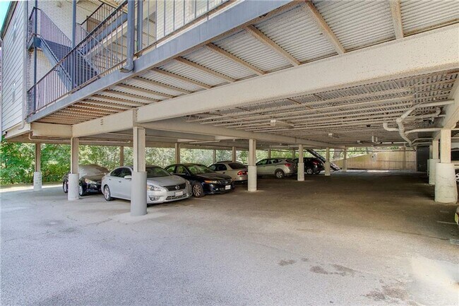 Building Photo - North Campus 1x1 @ Dean Keaton