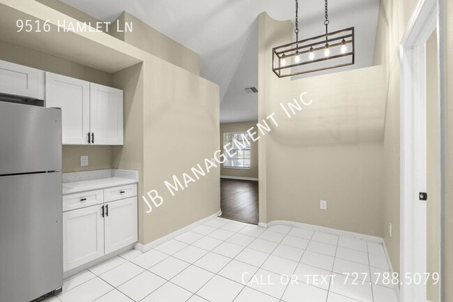 Building Photo - 9516 Hamlet Ln