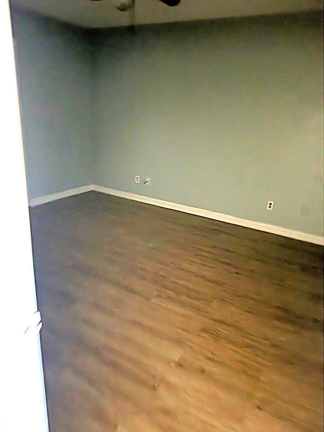 Building Photo - 830 Willow Pointe