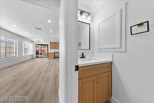 Building Photo - Beautifully 3 bedroom updated home located in the guard-gated Los Prados Golf Community!