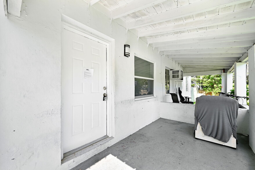 Building Photo - 555 NW 90th St