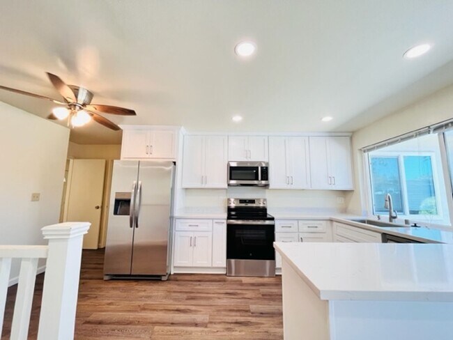 Building Photo - Move-In Ready 4BD/2BA Single Story, Ranch-...