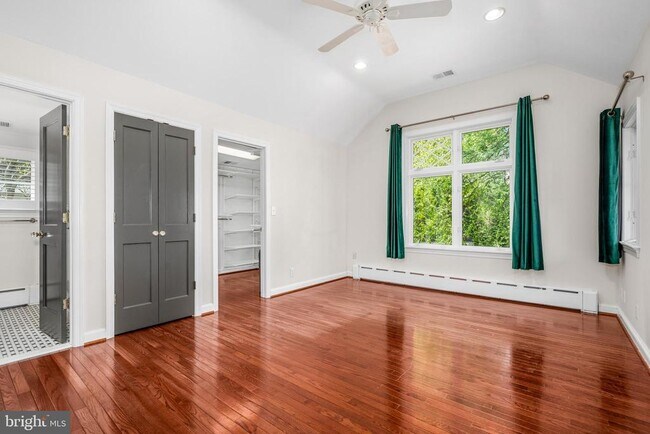 Building Photo - 2238 Meridian St