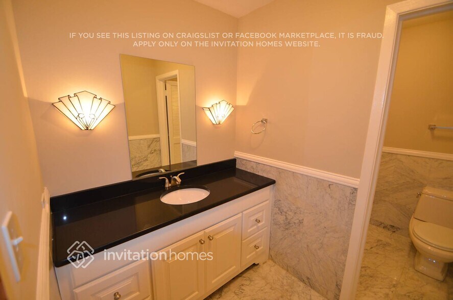 Building Photo - 461 N Wesley Dr