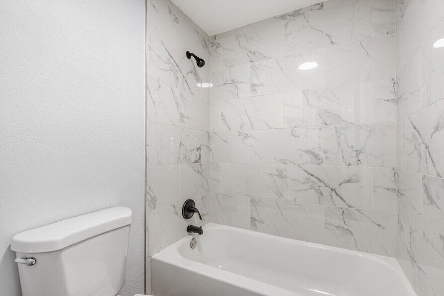 2nd Floor Bathroom - 8780 E Yale Ave