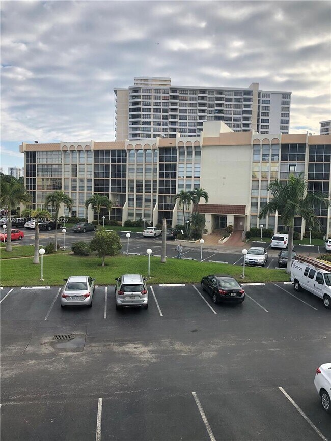 Building Photo - 601 Three Islands Boulevard