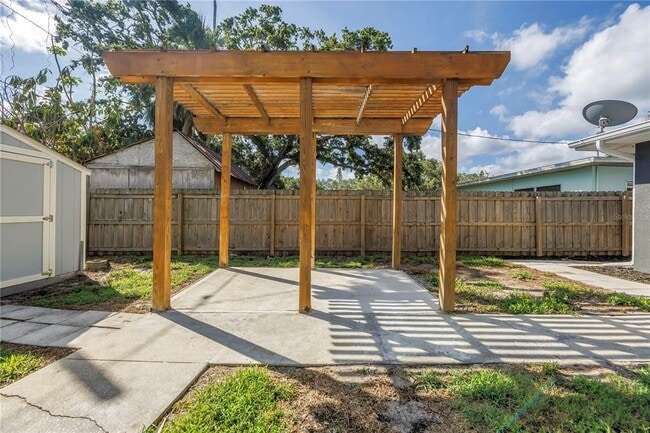 Building Photo - 412 Mira Vista Dr