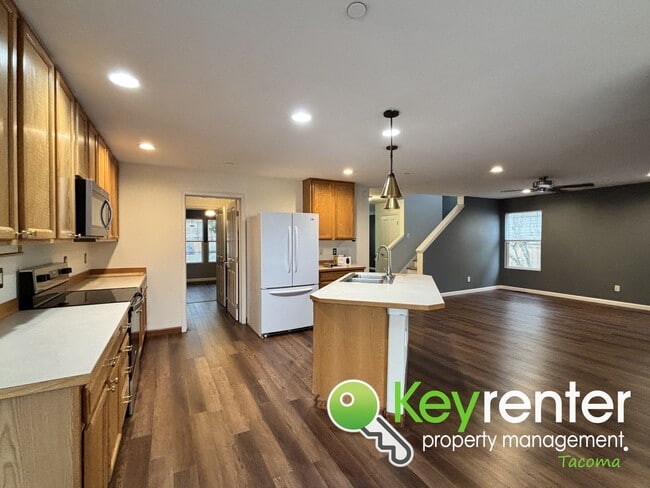 Building Photo - Spacious 4-Bedroom, 2.5 Bath Dupont Rental 5 Minutes from JBLM – Over 2,600 Sq Ft of Comfort