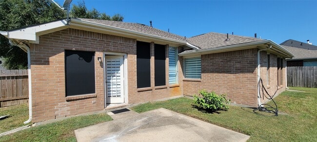 Building Photo - 16306 April Ridge Dr