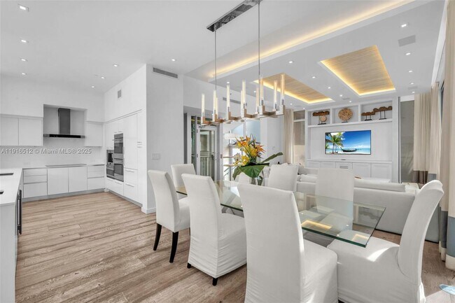 Building Photo - 9501 Collins Ave