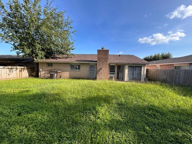 Building Photo - 6514 Summer Ridge Dr