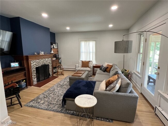 Building Photo - 2877 Hampshire Rd