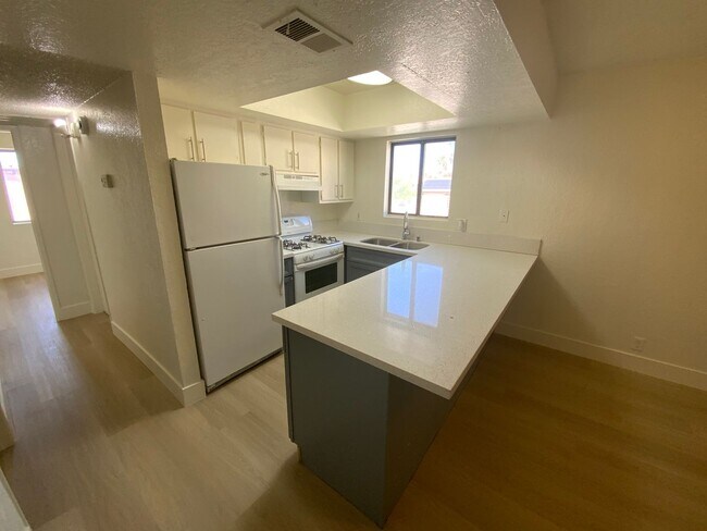 Building Photo - 2 Bed 2 Baths Apartment for Rent!