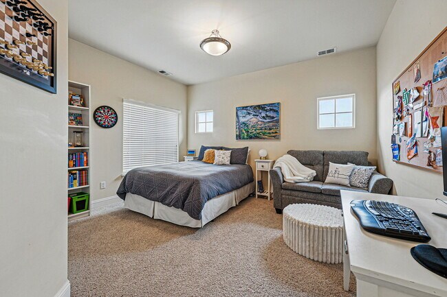 Building Photo - 8201 E 6th Ave