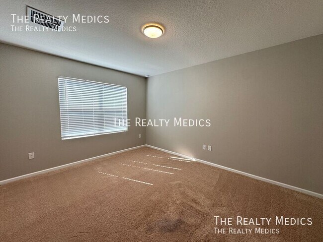 Building Photo - 1028 Salina St SE