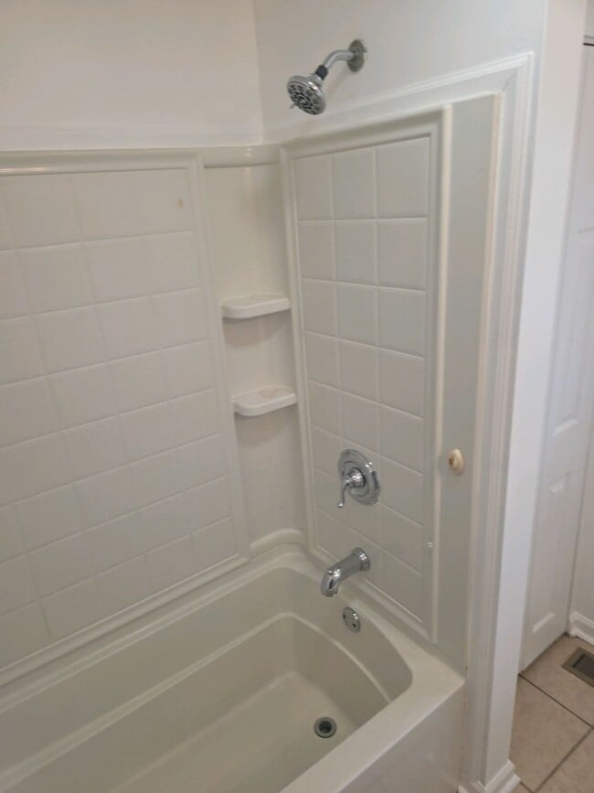 Building Photo - 7802 Columbine Dr