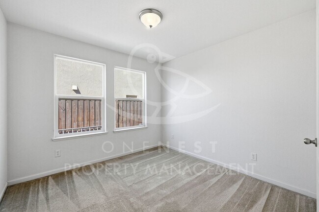 Building Photo - 2708 Woodfield Way