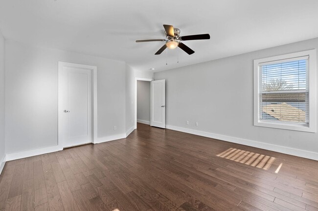 Building Photo - Available Now! 4 Bed, 3.5 Bath, Convenient Charlotte Park location!