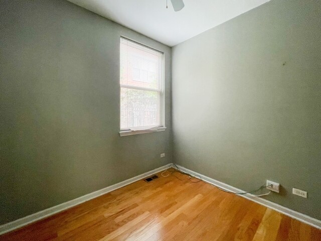 Building Photo - 757 W Evergreen Ave