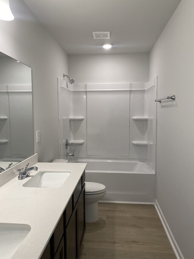 Building Photo - 105 Stillhouse Dr