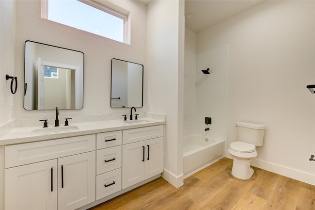 Building Photo - 1207 Dewalt St