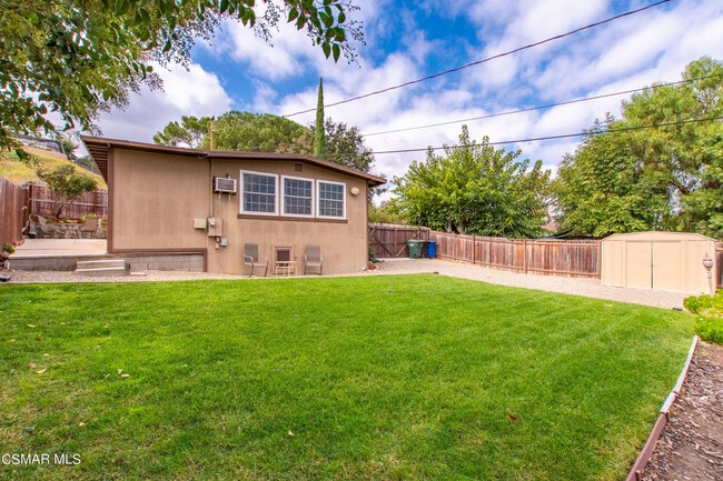 Building Photo - 2905 Foothill Dr