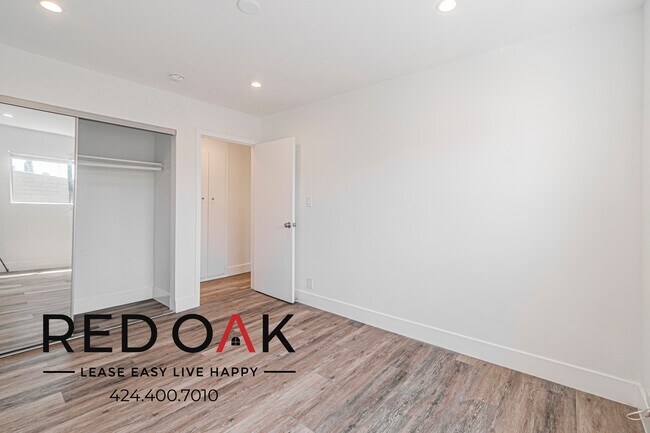 Building Photo - 1841 S Manhattan Pl